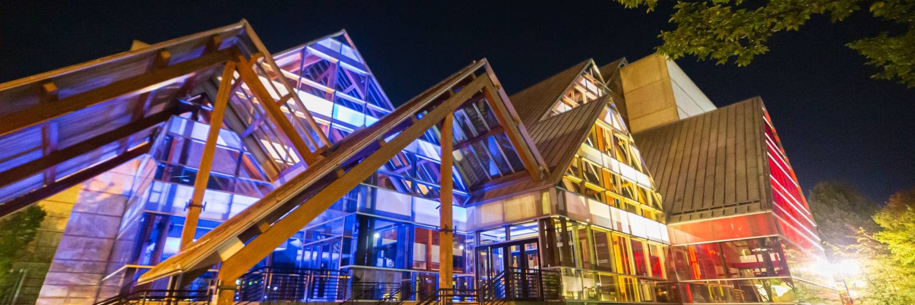 Image of the Hult Center at night